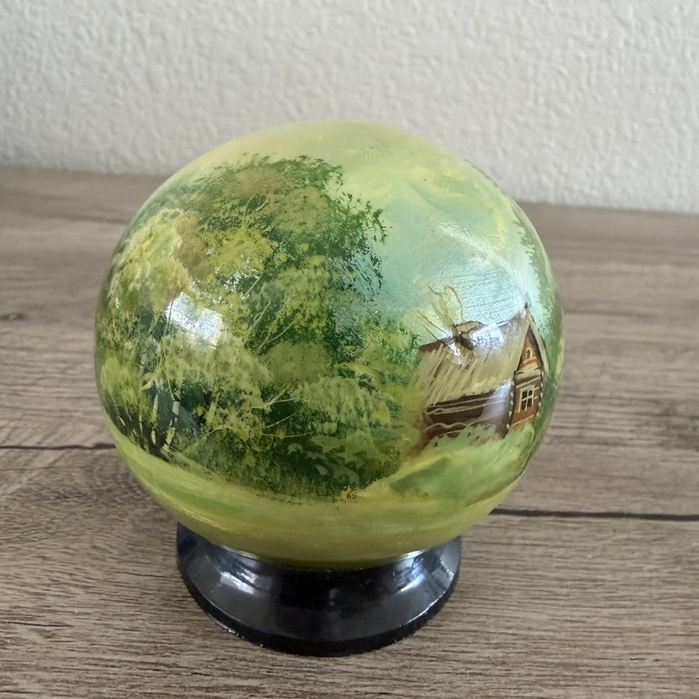 Vtg Russian Hand Painted Sphere Lacquer Wooden Trinket Cabin Forest Green Signed - Picture 8 of 12